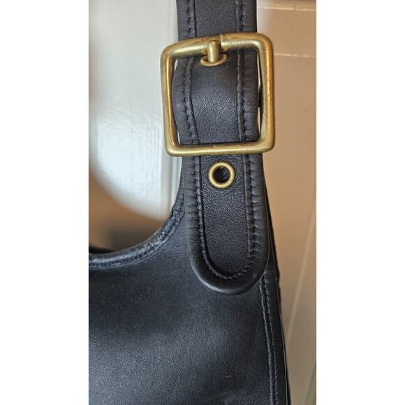 Vintage Coach Berkeley 9988 Blk Leather Saddle Bag Brass Hardware Crossbody 90s - Picture 4 of 16